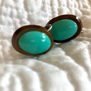 Turquoise celluloid and Brown Oval wooden screw back Earrings. Vintage 1940s